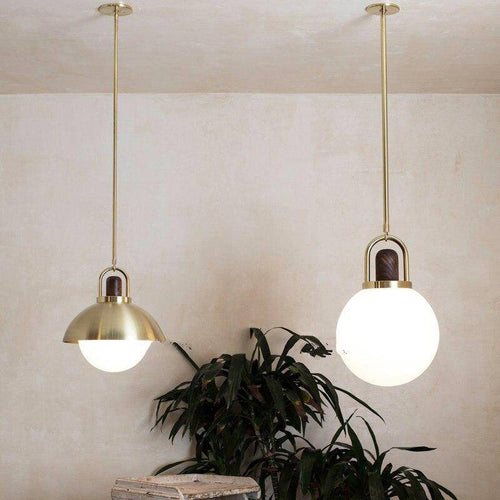 Suspension design LED avec boule en verre et métal doré - vue 3 sur 7