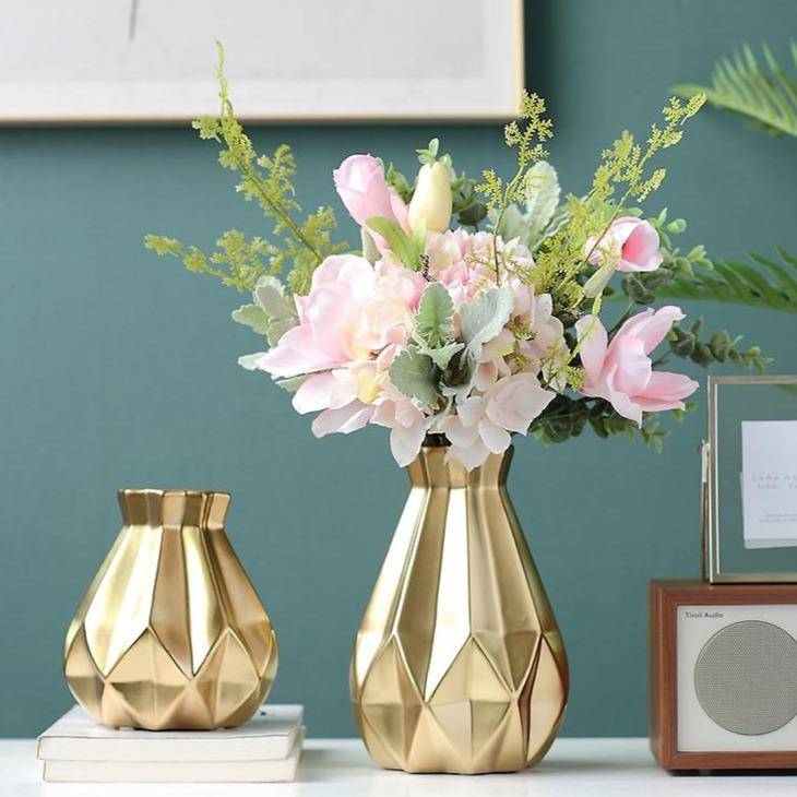 Vase design en métal doré aux formes géométriques Luxury - vue 3 sur 7