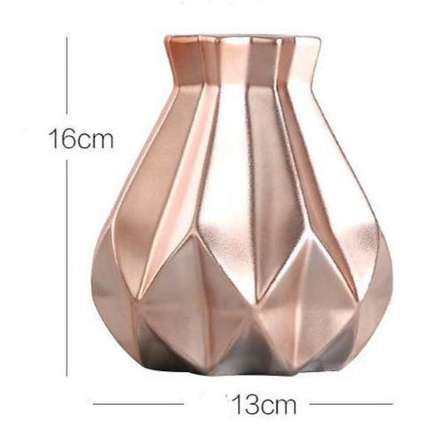 Vase design en métal doré aux formes géométriques Luxury - vue 7 sur 7