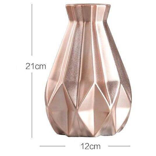 Vase design en métal doré aux formes géométriques Luxury - vue 7 sur 7