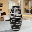 Vase design en céramique noire style zèbre
