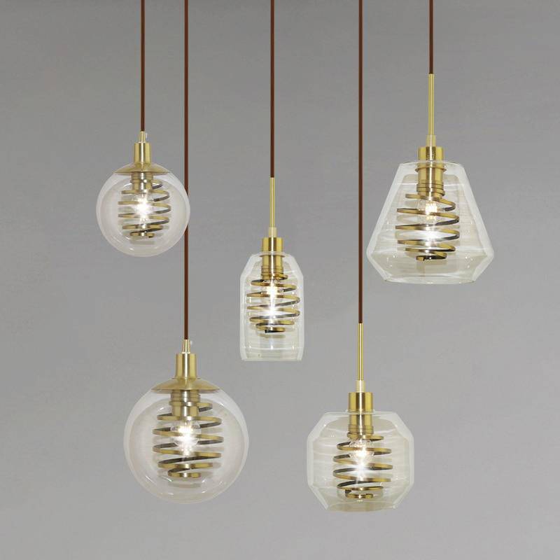 Suspension design en verre avec spirale dorée - vue 2 sur 14