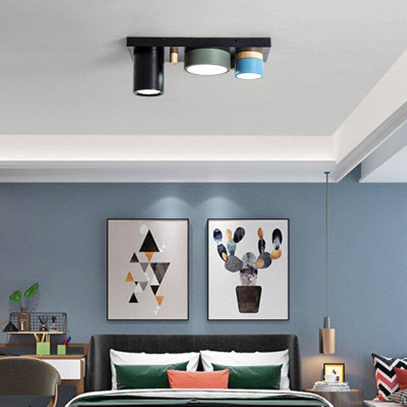 Plafonnier design avec plusieurs spots cylindriques colorés à LED - vue 4 sur 13