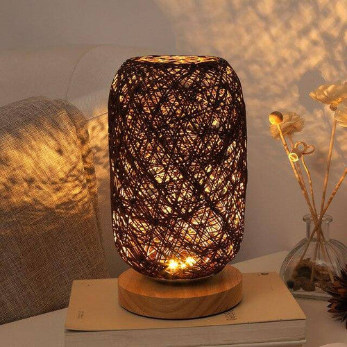 Lampe à poser en rotin LED avec socle en bois et abat-jour arrondie - vue 5 sur 4