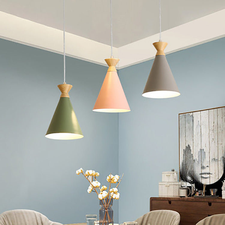 Suspension scandinave avec abat-jour conique et en bois Avi - vue 2 sur 7