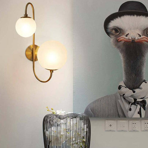 Applique murale moderne LED avec double boule en verre et base dorée - vue 4 sur 7
