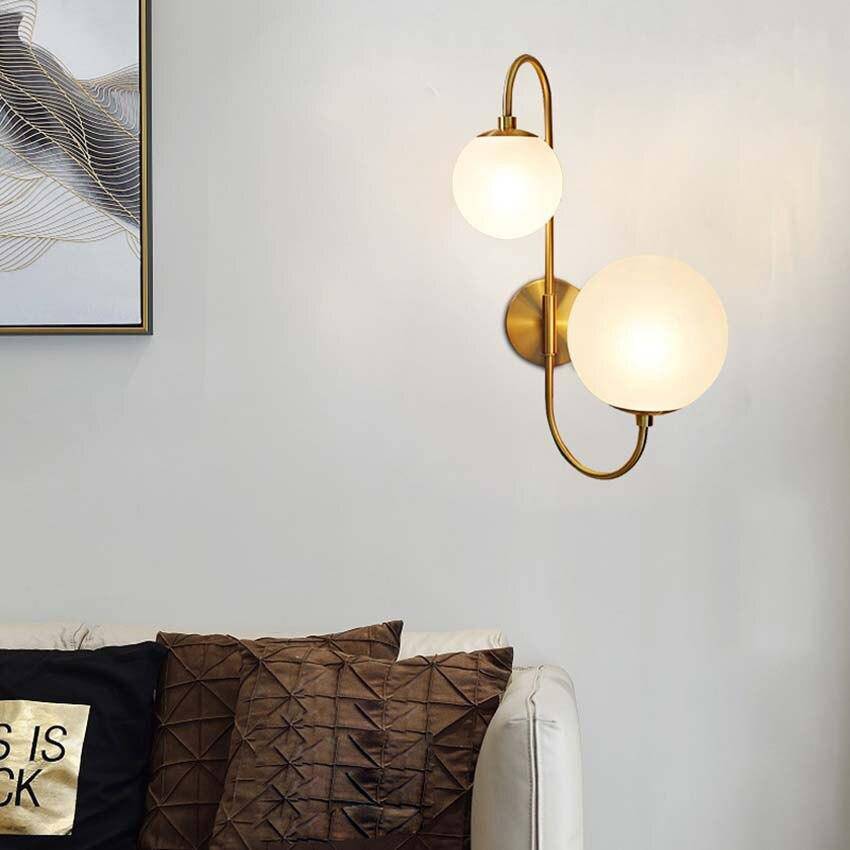Applique murale moderne LED avec double boule en verre et base dorée - vue 3 sur 7