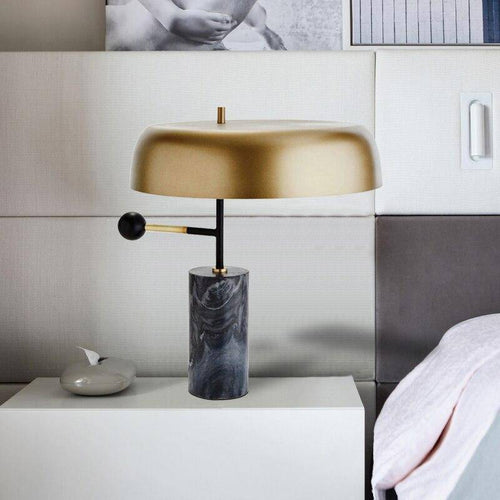 Lampe à poser design LED en marbre avec abat-jour arrondi doré - vue 3 sur 4
