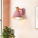 Applique murale moderne à LED en bois avec abat-jour coloré Macaron