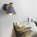 Applique murale moderne à LED en bois avec abat-jour coloré Macaron