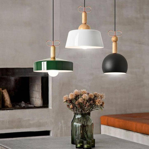 Suspension moderne de couleur et tige en bois - vue 3 sur 7