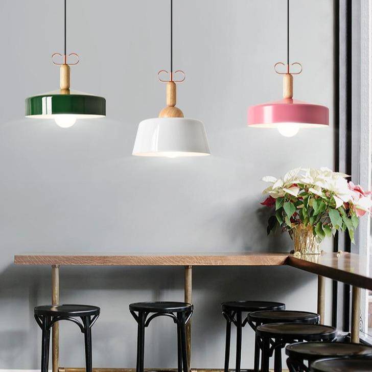 Suspension moderne de couleur et tige en bois - vue 4 sur 7