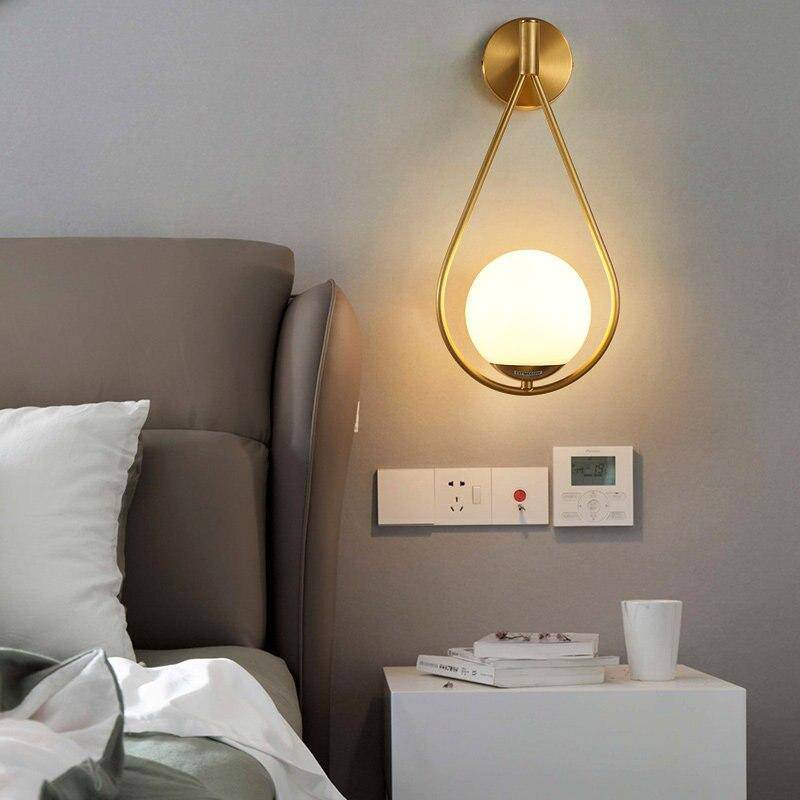Applique murale design LED doré avec boule blanche Sconce - vue 5 sur 7