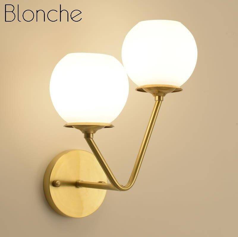 Applique murale design LED en métal doré avec double boule en verre - vue 2 sur 4