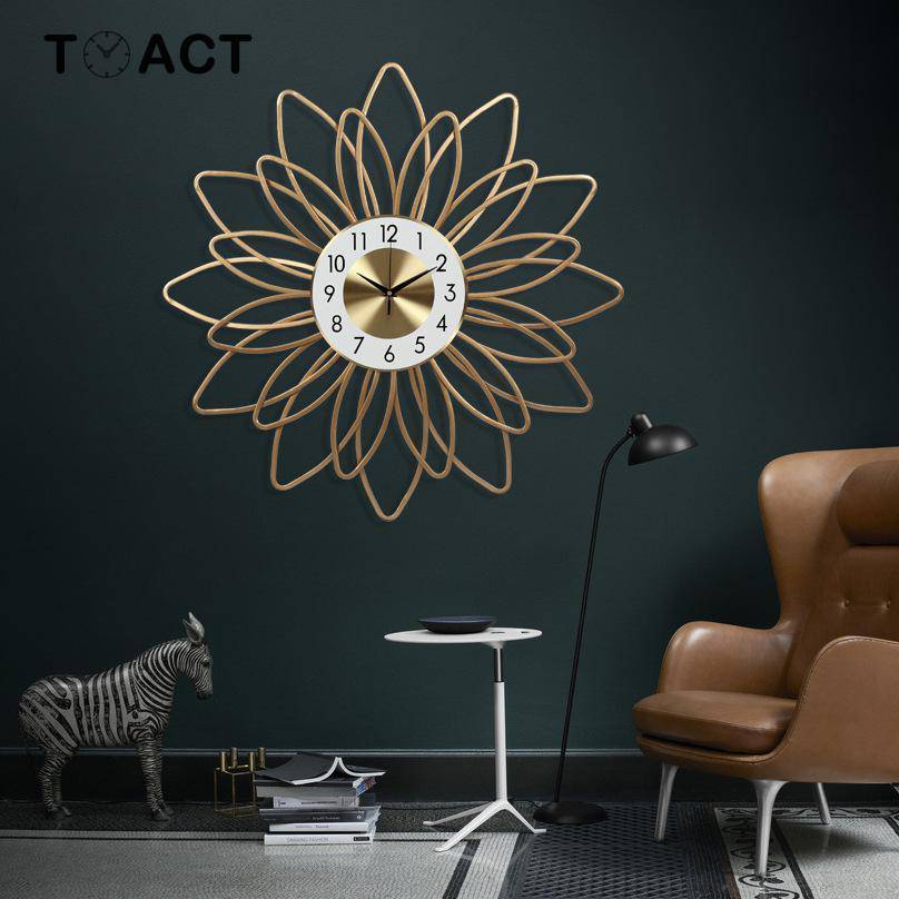 Horloge murale en forme de fleur en métal doré 54cm Extra - vue 4 sur 5
