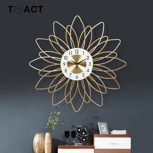 Horloge murale en forme de fleur en métal doré 54cm Extra - vue 3 sur 5