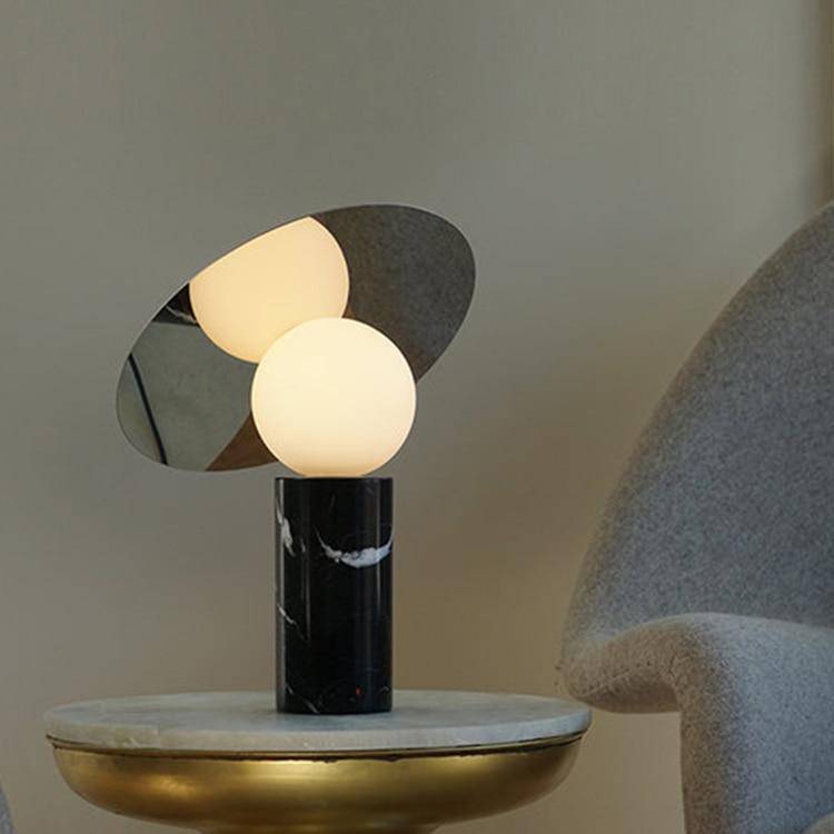 Lampe à poser design LED en marbre avec boule et disque en verre - vue 6 sur 7