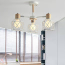 Lustre moderne LED bois avec plusieurs abat-jours en métal