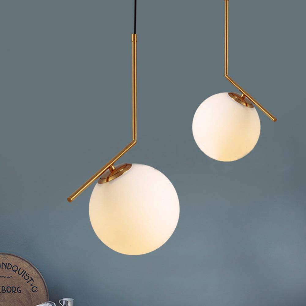 Suspension dorée à LED avec lampe en boule - vue 2 sur 3
