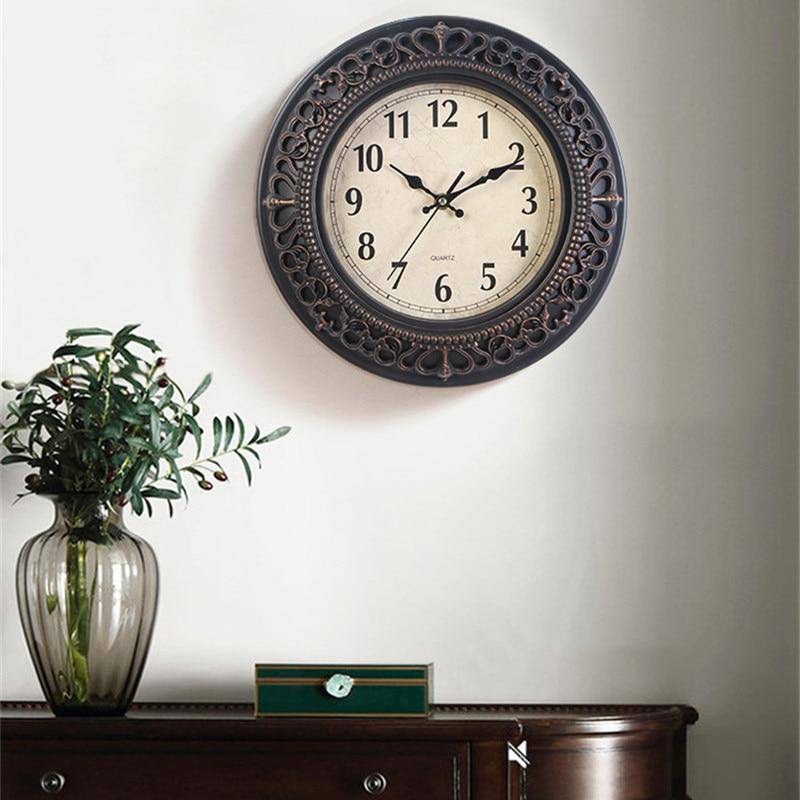 Horloge vintage en métal 25cm Antique - vue 2 sur 8