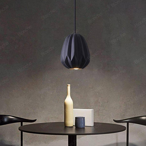 Suspension design LED en résine colorée style Hang - vue 3 sur 11