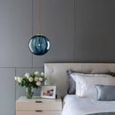 Suspension moderne LED en boule de verre colorée