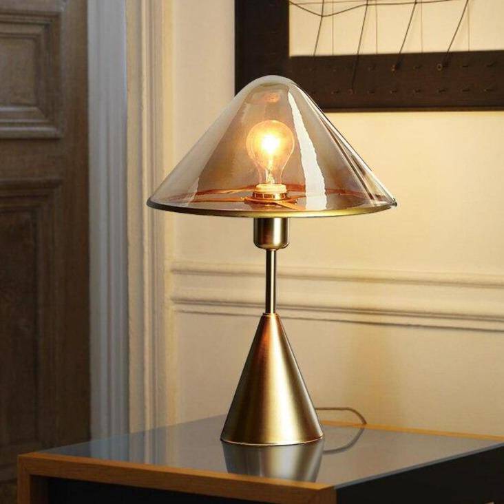Lampe à poser design LED avec socle conique en métal doré - vue 5 sur 9