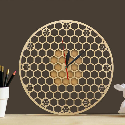 Horloge murale ronde en bois avec hexagones 30cm Honey - vue 4 sur 6