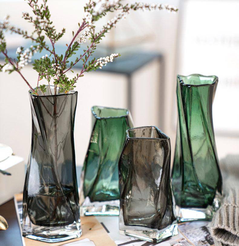 Vase en verre design au style géométrique Urna - vue 2 sur 9