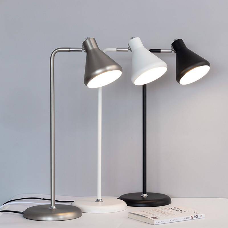 Lampe à poser design à LED avec tube en métal coloré et forme triangulaire Light - vue 2 sur 8
