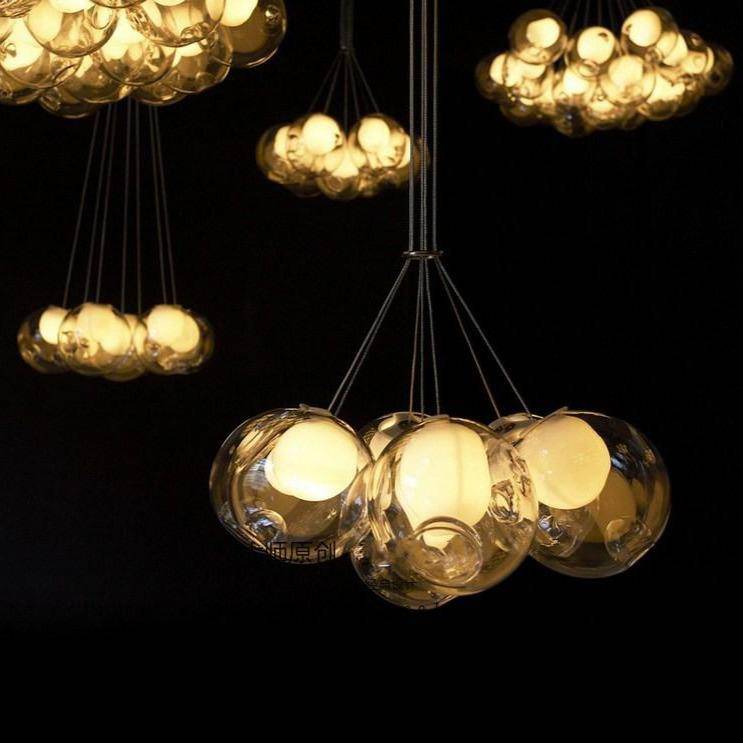 Lustre design LED avec boule en verre déformé style Chandeliers - vue 2 sur 3