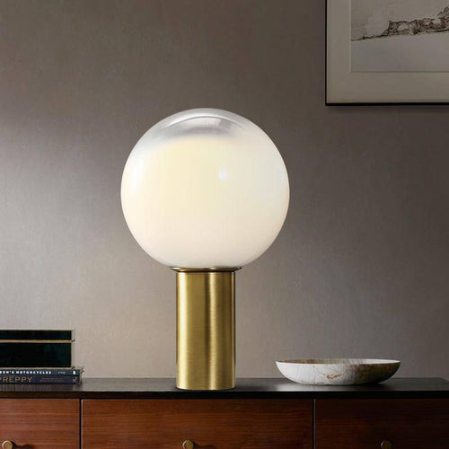 Lampe à poser design LED de forme cylindrique dorée et boule en verre blanc - vue 3 sur 5