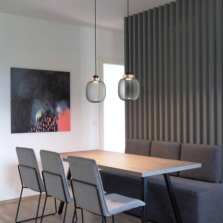 Suspension design LED avec sphère en verre et cercle cuivré - vue 3 sur 8
