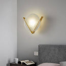Applique murale design LED avec cercle en marbre et triangle doré