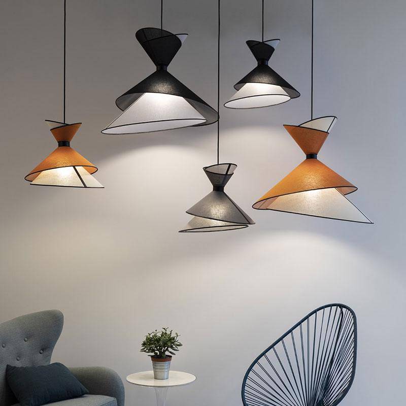 Suspension design LED en métal avec abat-jour asymétrique - vue 3 sur 6