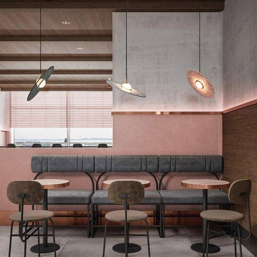 Suspension design à LED avec disque en marbre coloré - vue 3 sur 9