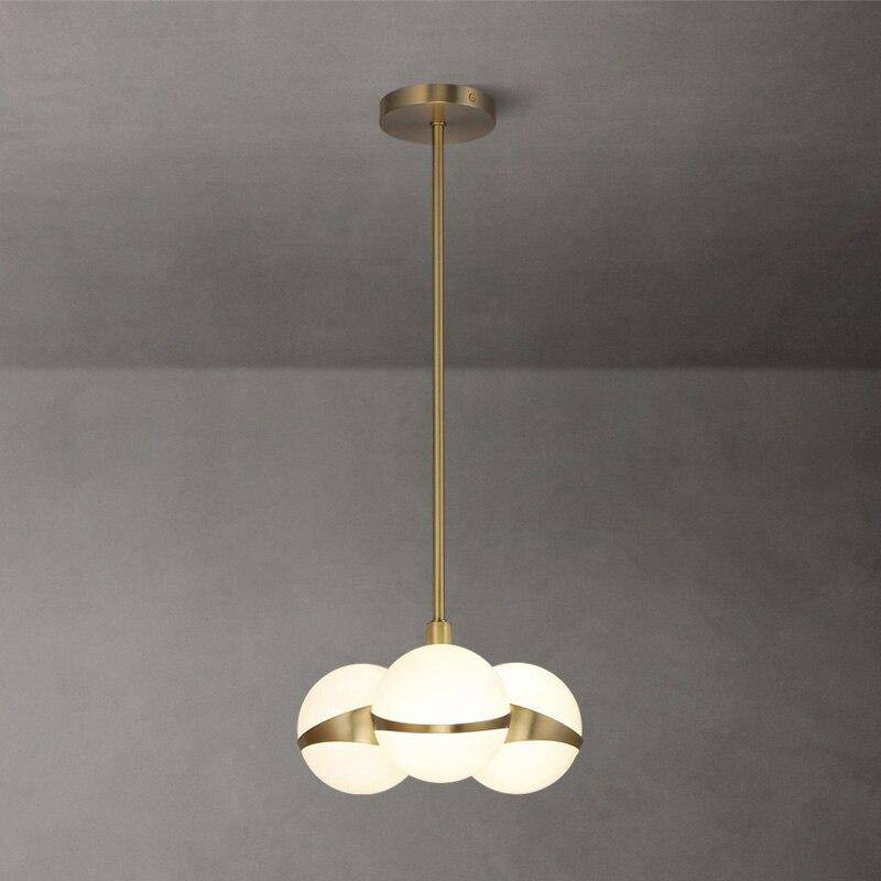 Suspension design LED tube dorée avec plusieurs boules blanches - vue 6 sur 7