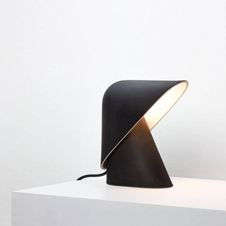 Lampe à poser design LED avec abat-jour triangulaire coloré Luxury - vue 3 sur 8