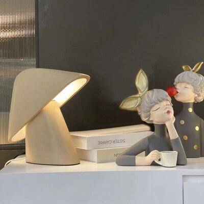 Lampe à poser design LED avec abat-jour triangulaire coloré Luxury - vue 4 sur 8