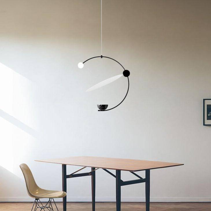 Suspension design LED avec arc de cercle noir et boule lumineuse Creative - vue 4 sur 7