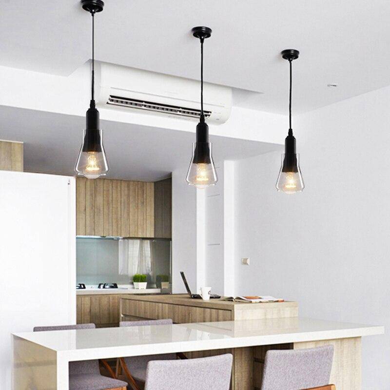 Suspension design LED noire avec abat-jour arrondie en verre - vue 3 sur 8