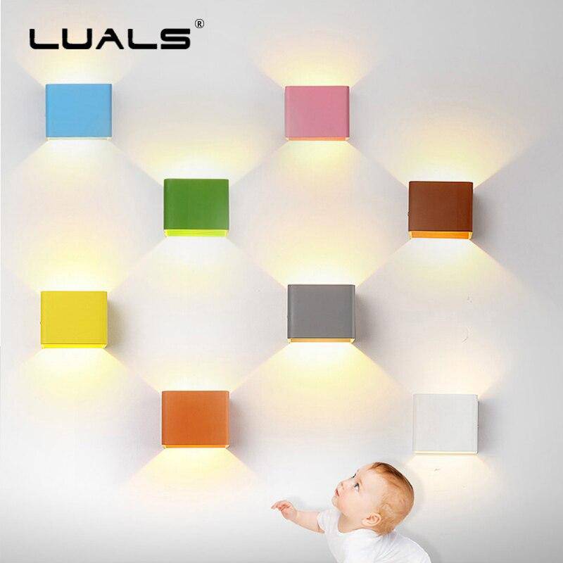 Applique murale moderne LED en cube métal coloré - vue 5 sur 14