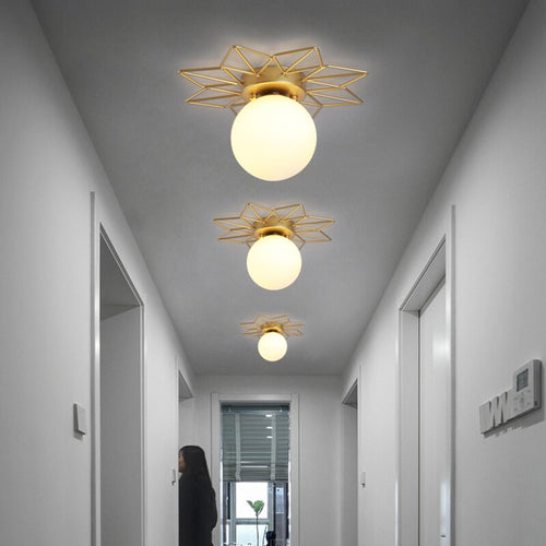 Plafonnier moderne LED avec soleil métallique et globe Sana - vue 4 sur 10