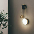 Applique murale design à LED avec boule dorée et disque lumineux