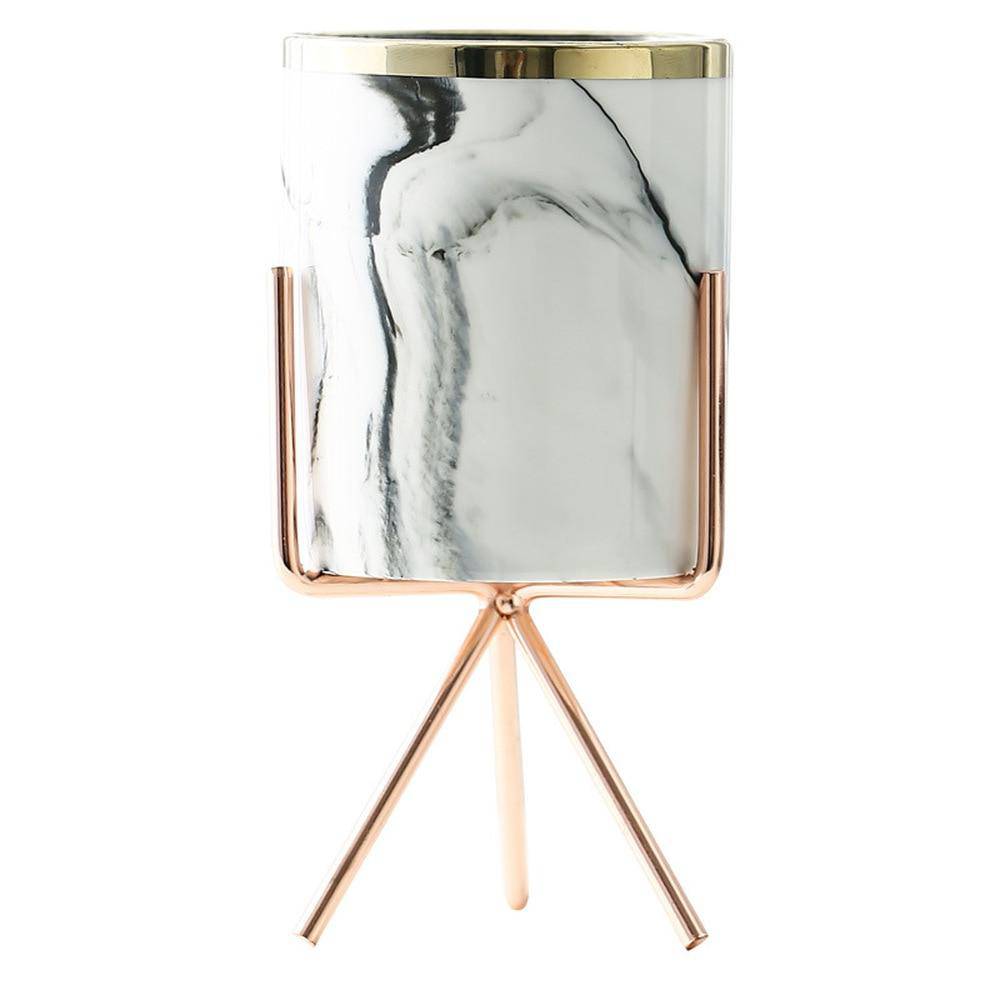 Vase design en marbre avec support en métal Loli Déco - vue 5 sur 5
