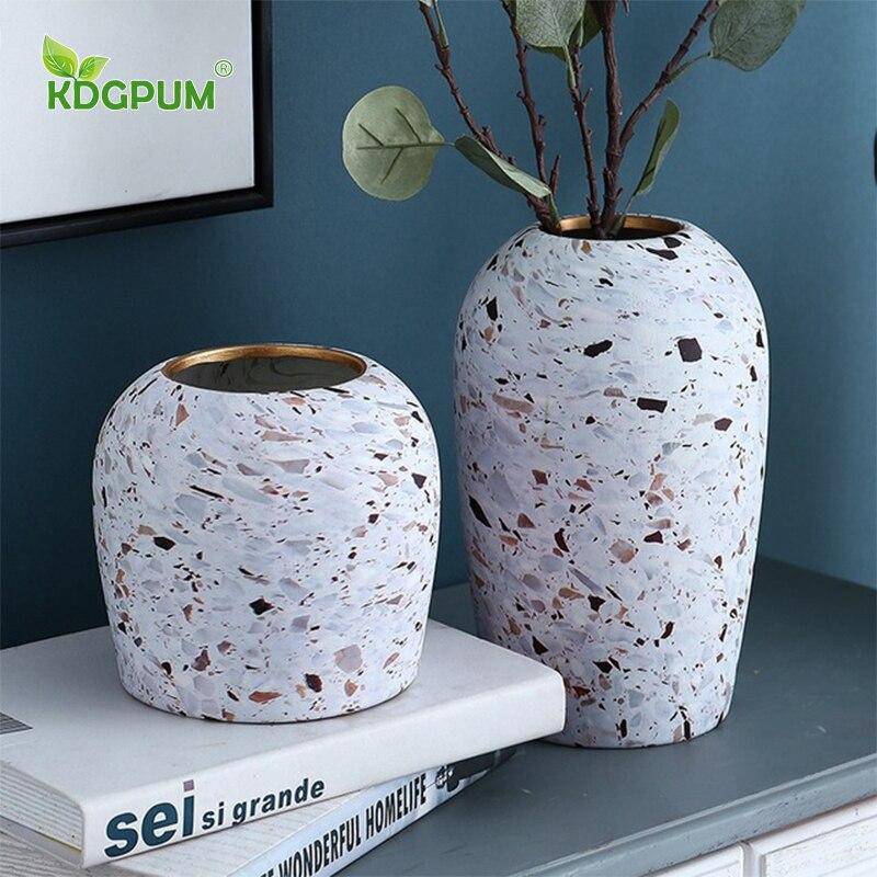 Vase design en céramique style Terrazzo blanc - vue 3 sur 8