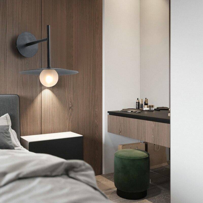 Applique murale design à LED en métal avec abat-jour et boule verre Loft - vue 3 sur 7