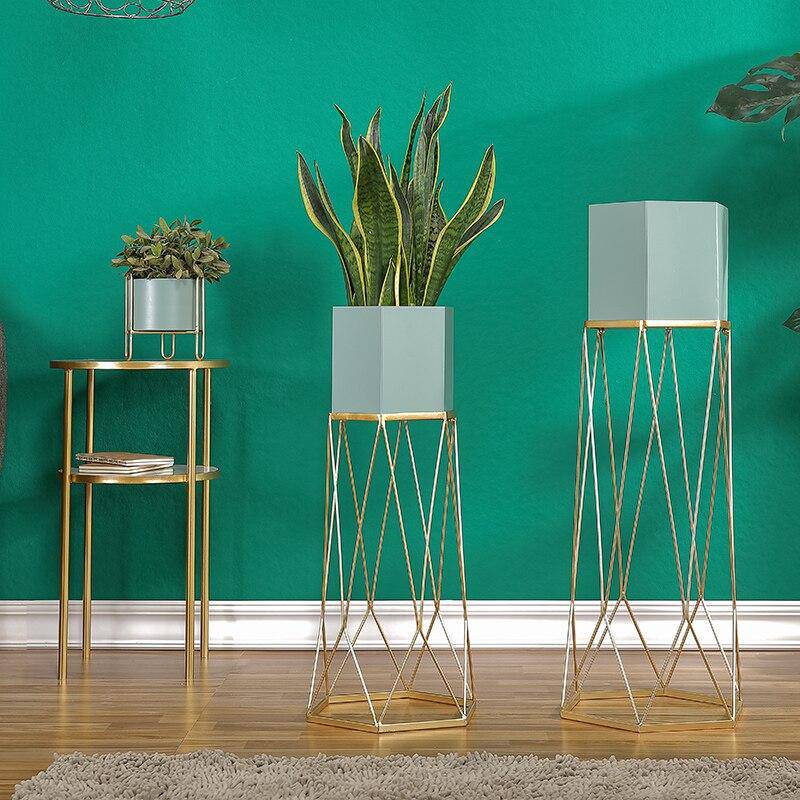 Piédestal sur pied haut design en métal avec pot géométrique - vue 2 sur 15