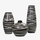 Vase design en céramique noire style zèbre