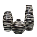 Vase design en céramique noire style zèbre
